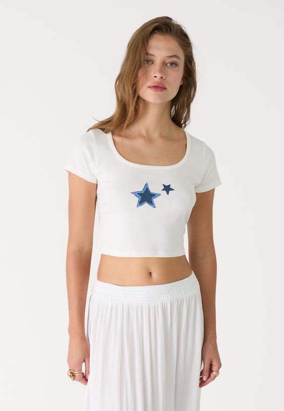 camiseta crop estampado