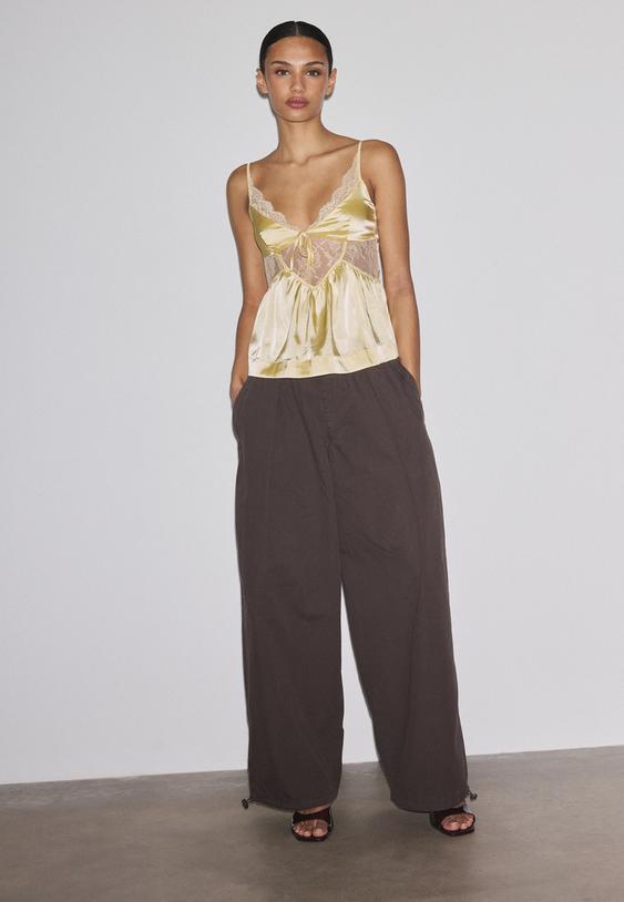 Stradivarius Top À Bretelles Satiné Or S