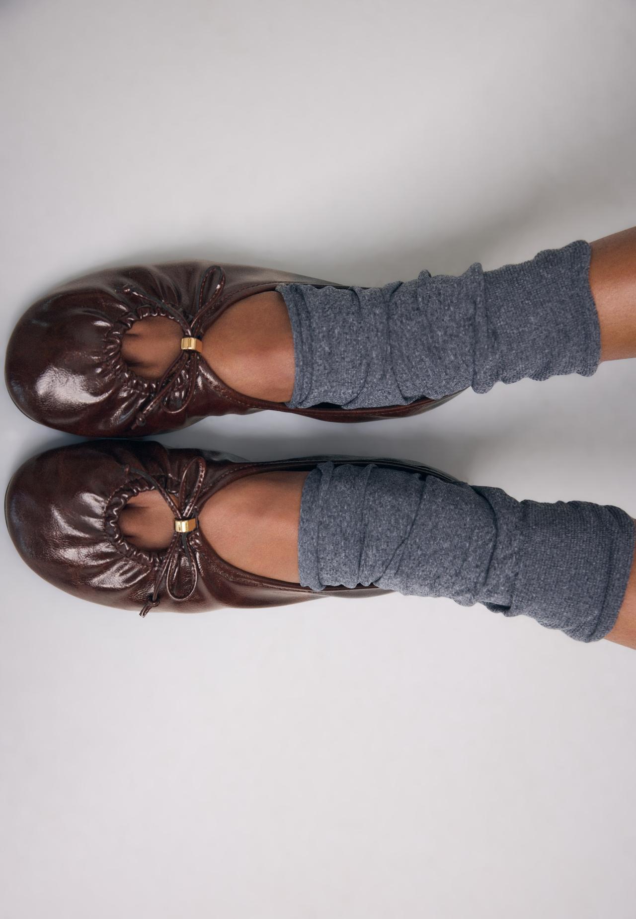 Cut-out detail ballet pumps — BURGUNDY
