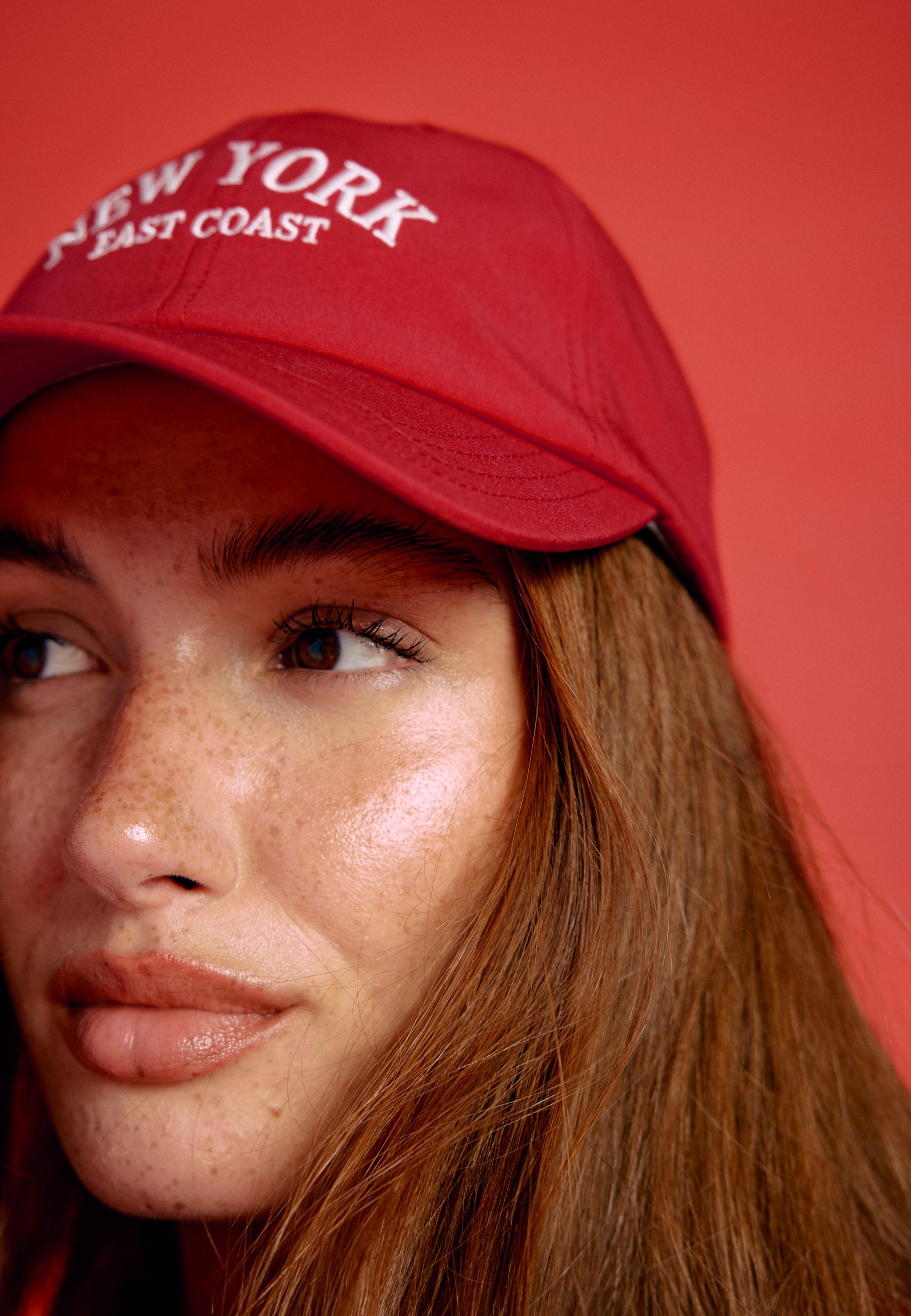 New York embroidered cap — Red