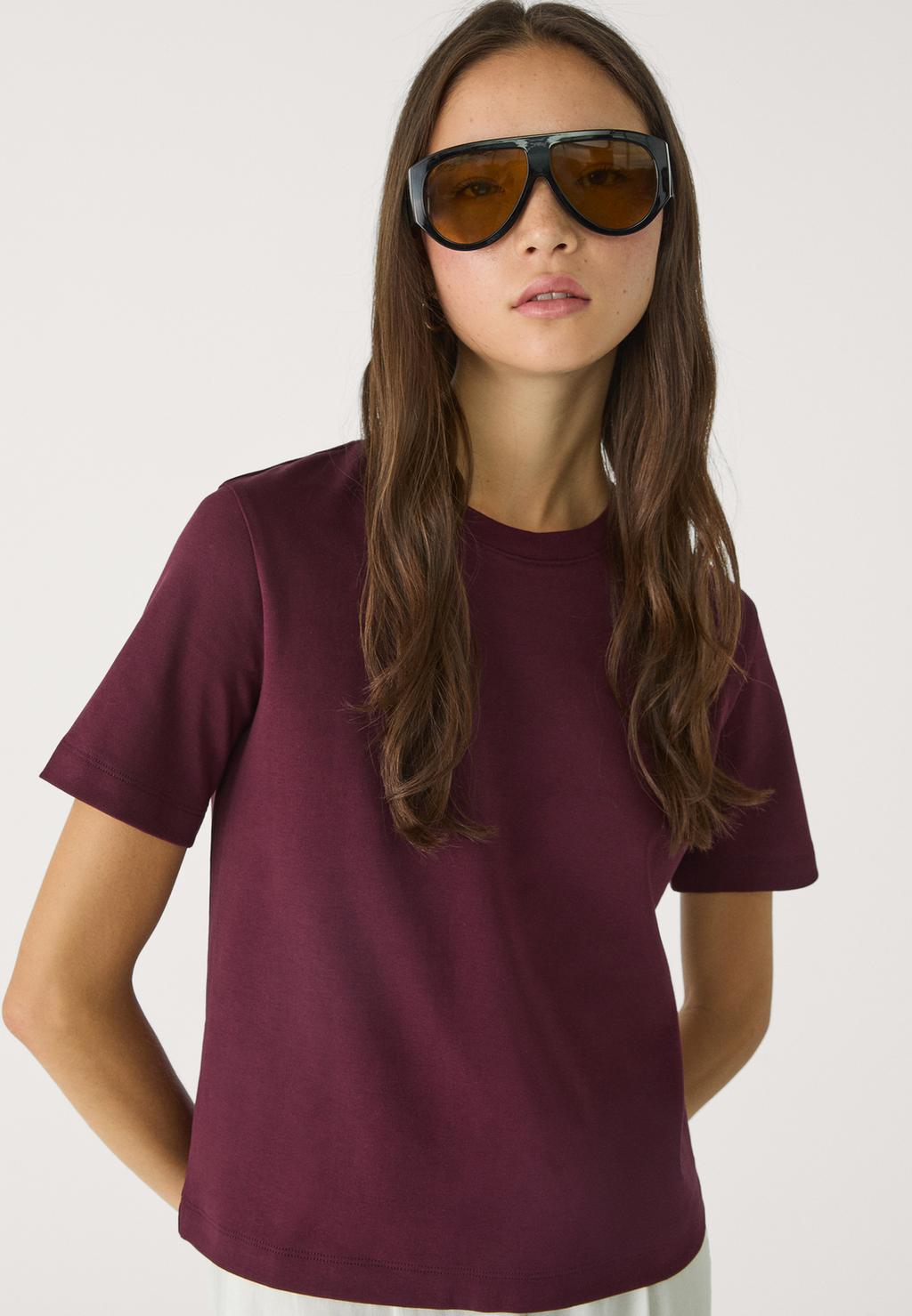 Camiseta básica regular fit heavy weight