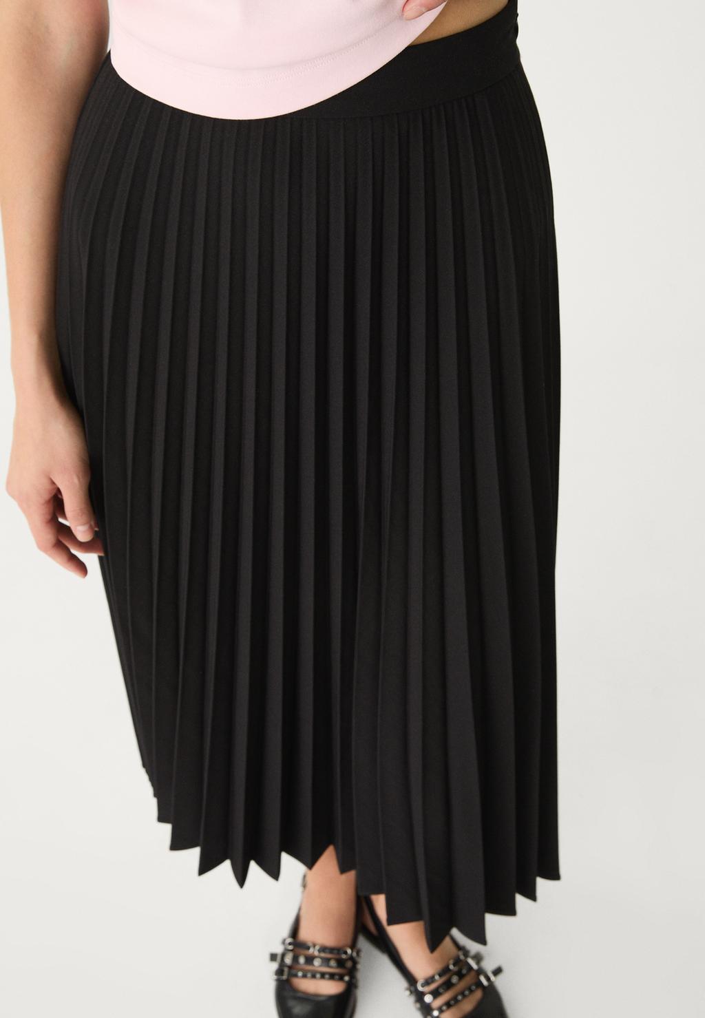 Pleated midi skirt