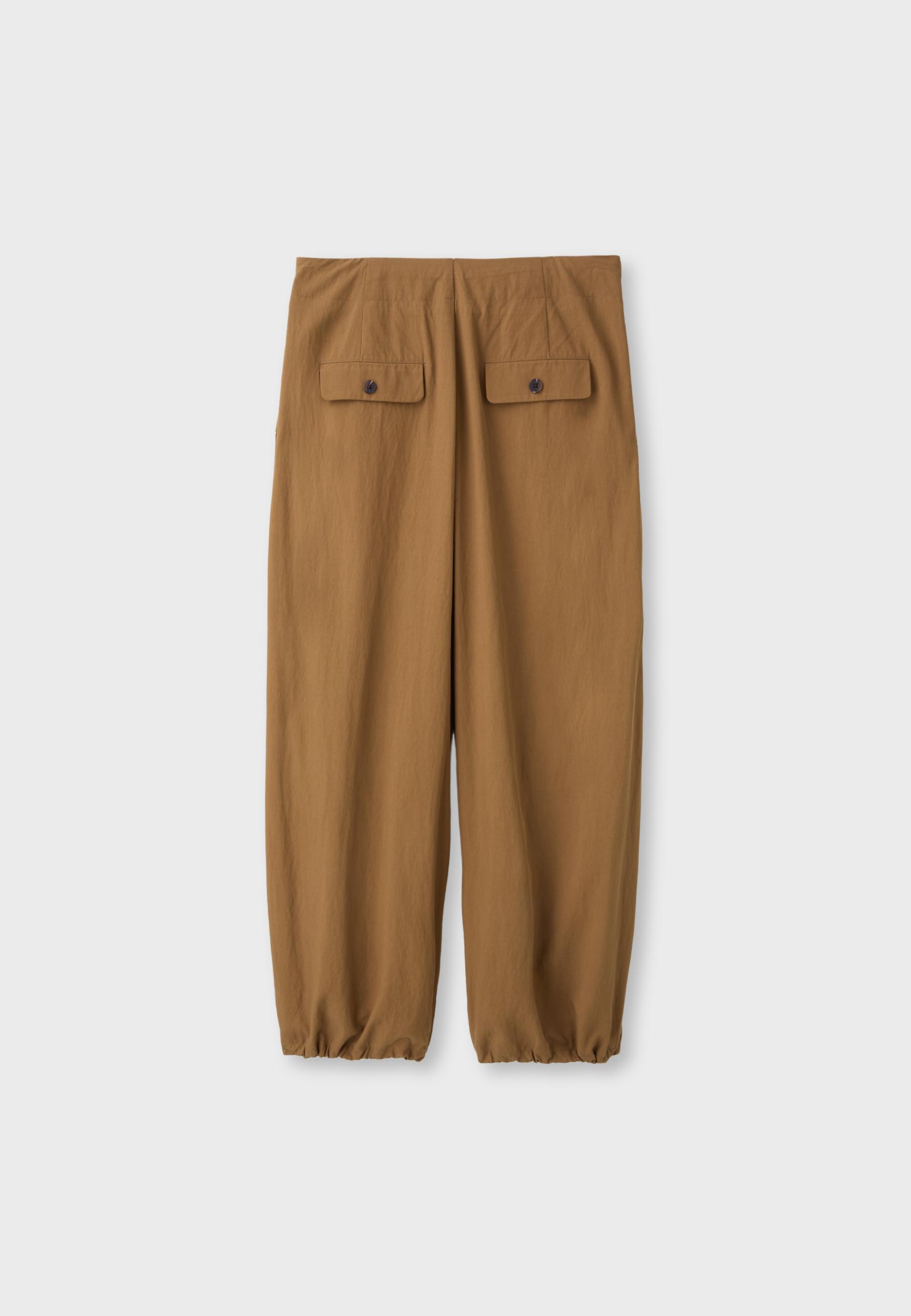 Technical pleated trousers — Dark camel
