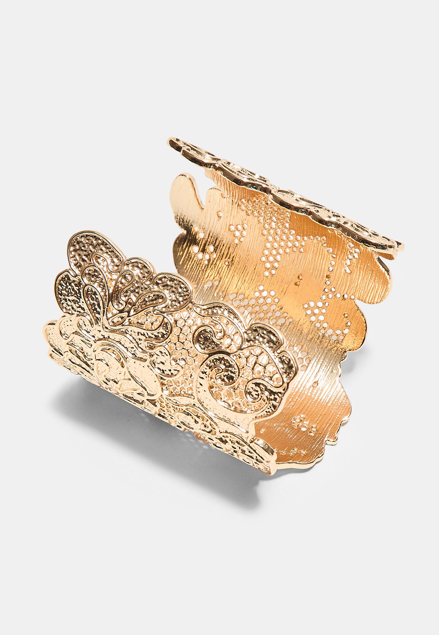 Lace-effect rigid bangle — Gold