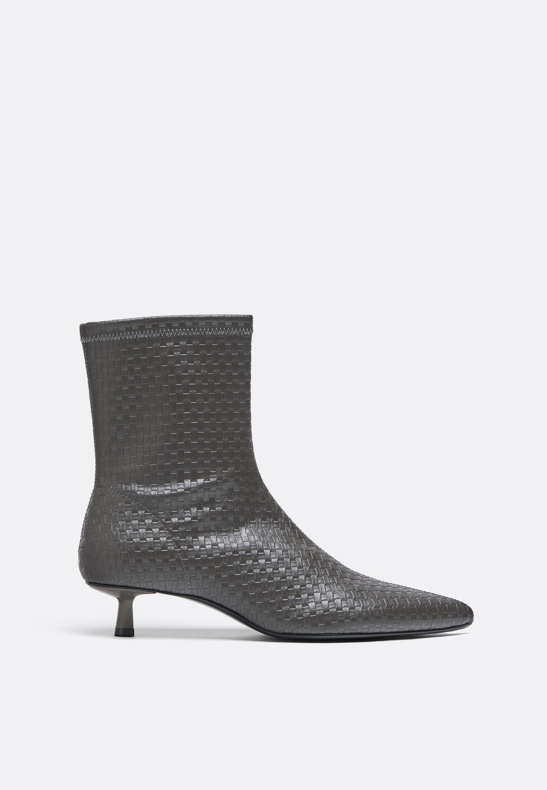 Stradivarius Ankelboots Med Taxklack Och Flätad Skinneffekt dam