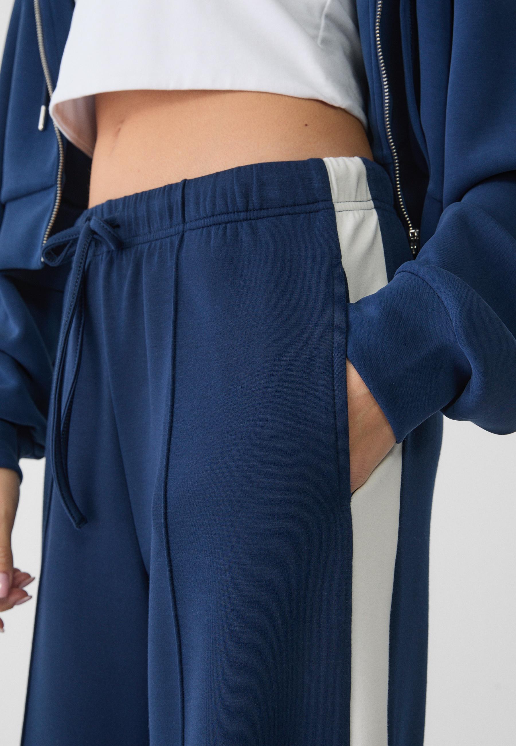 Soft-touch wide-leg trousers with side stripe - Women's