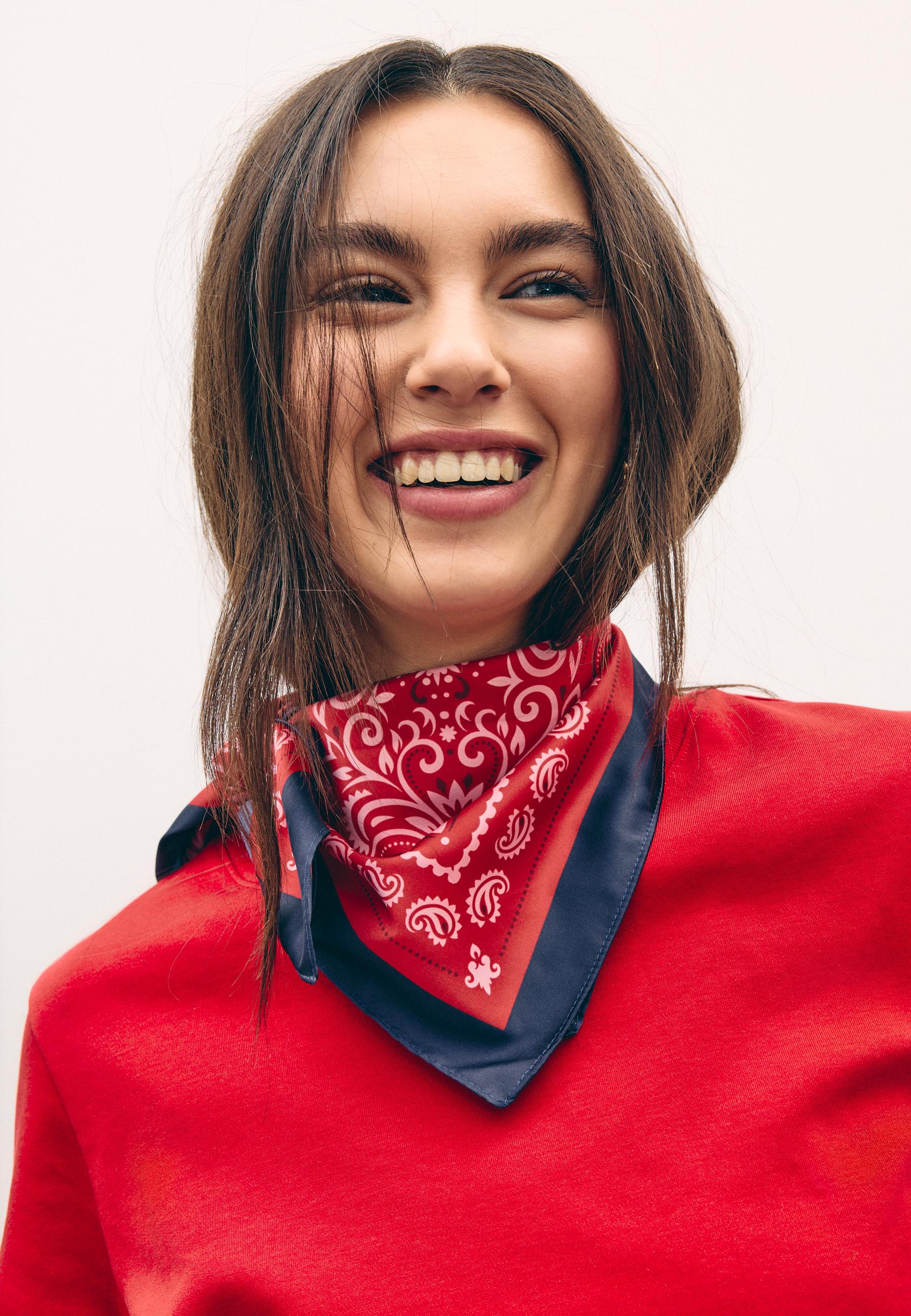 Paisley scarf — Red