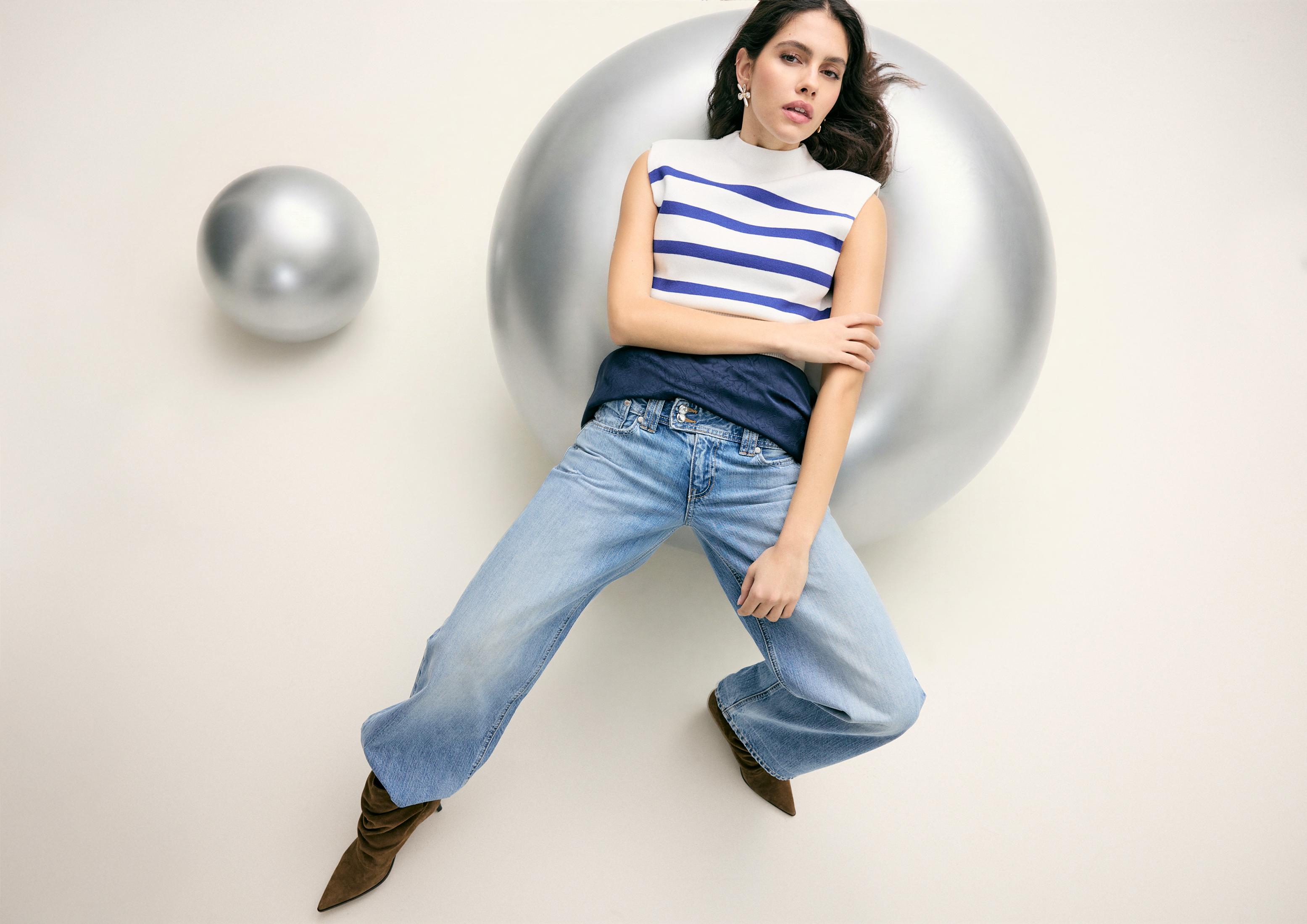 Knit round neck top — Ecru