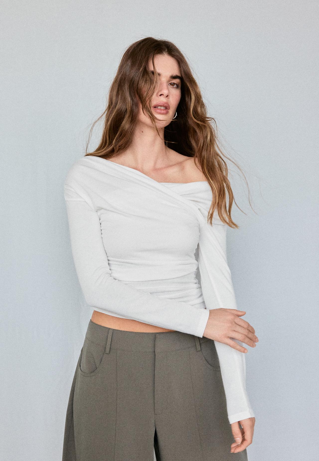 Crossover boat neck T-shirt — Ecru