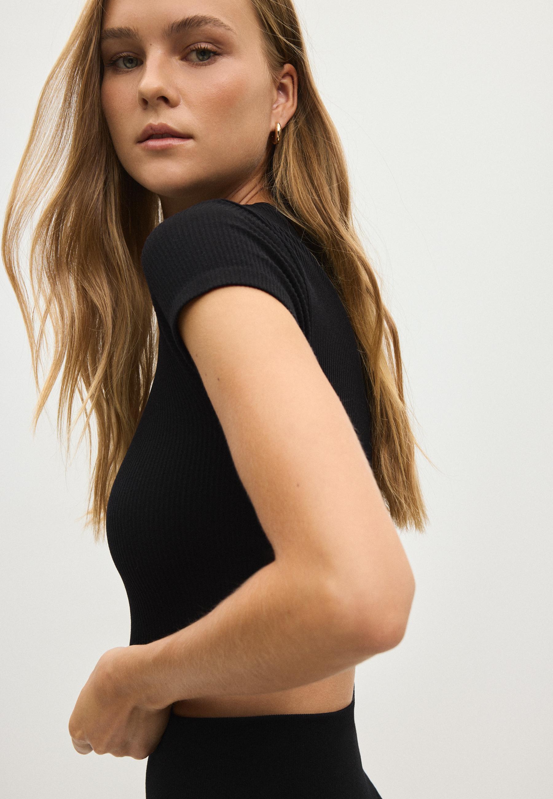 Seamless cropped T-shirt — Black