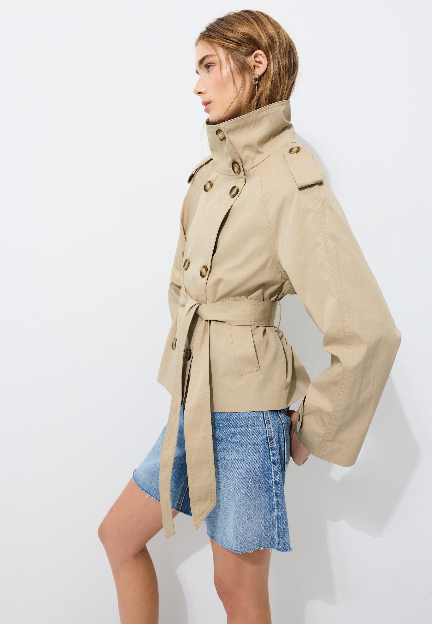 Stradivarius Κοντό Trench Με Ψηλό Γιακά Και Ζώνη Μπεζ Xs