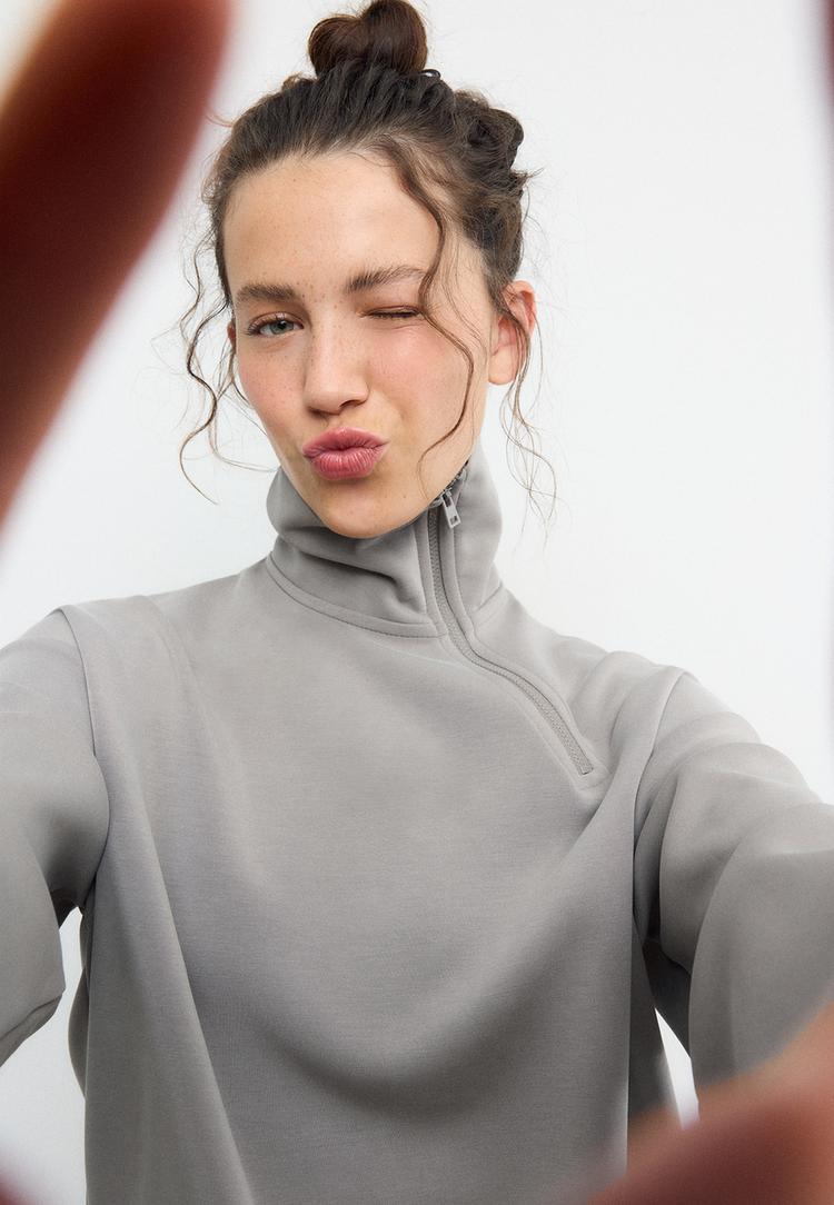 sudadera cremallera lateral tacto suave