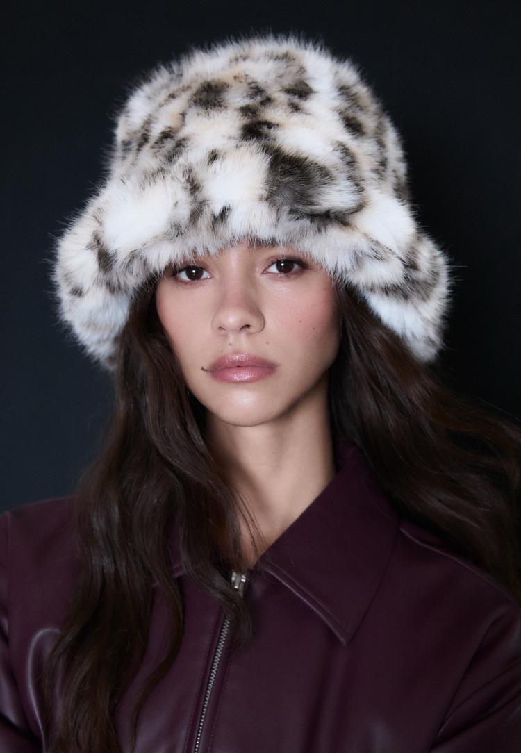 gorro bucket efecto pelo