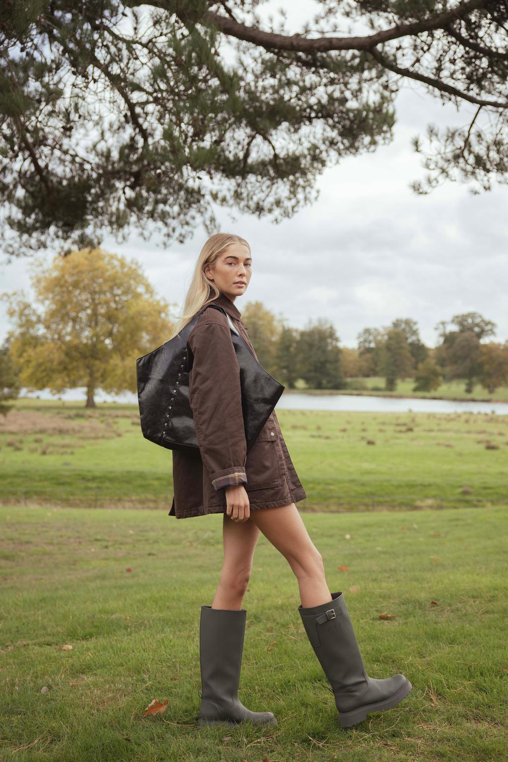 Botas planas efecto goma