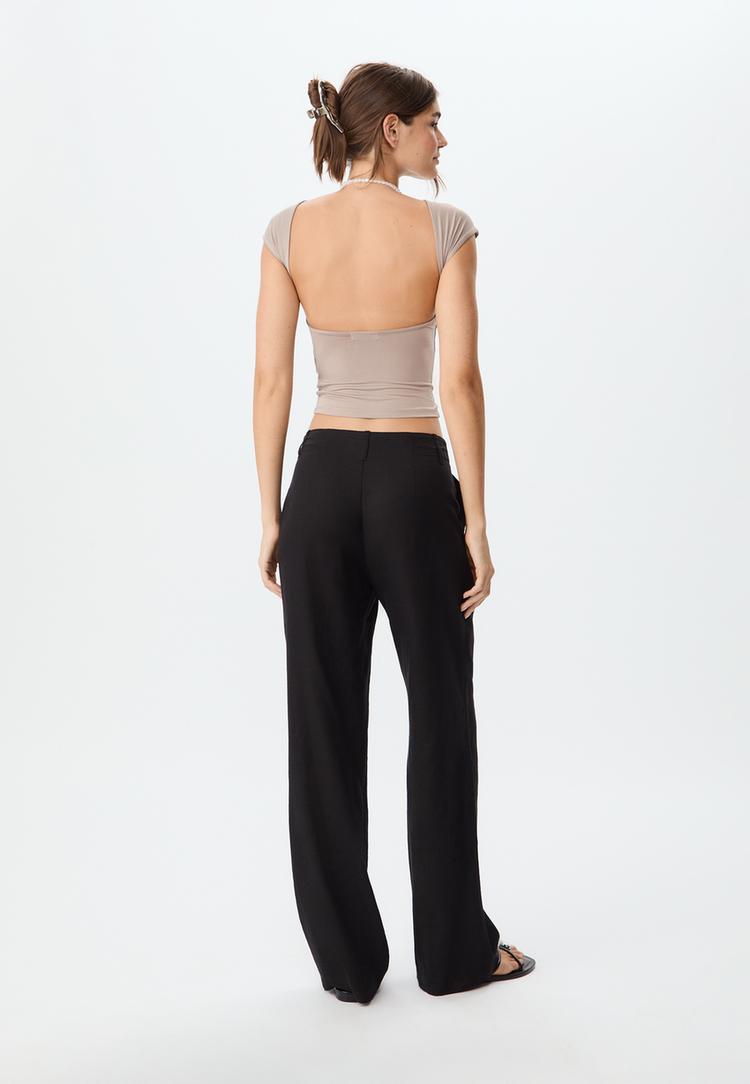 flieende-gerade-hose-mit-leinen