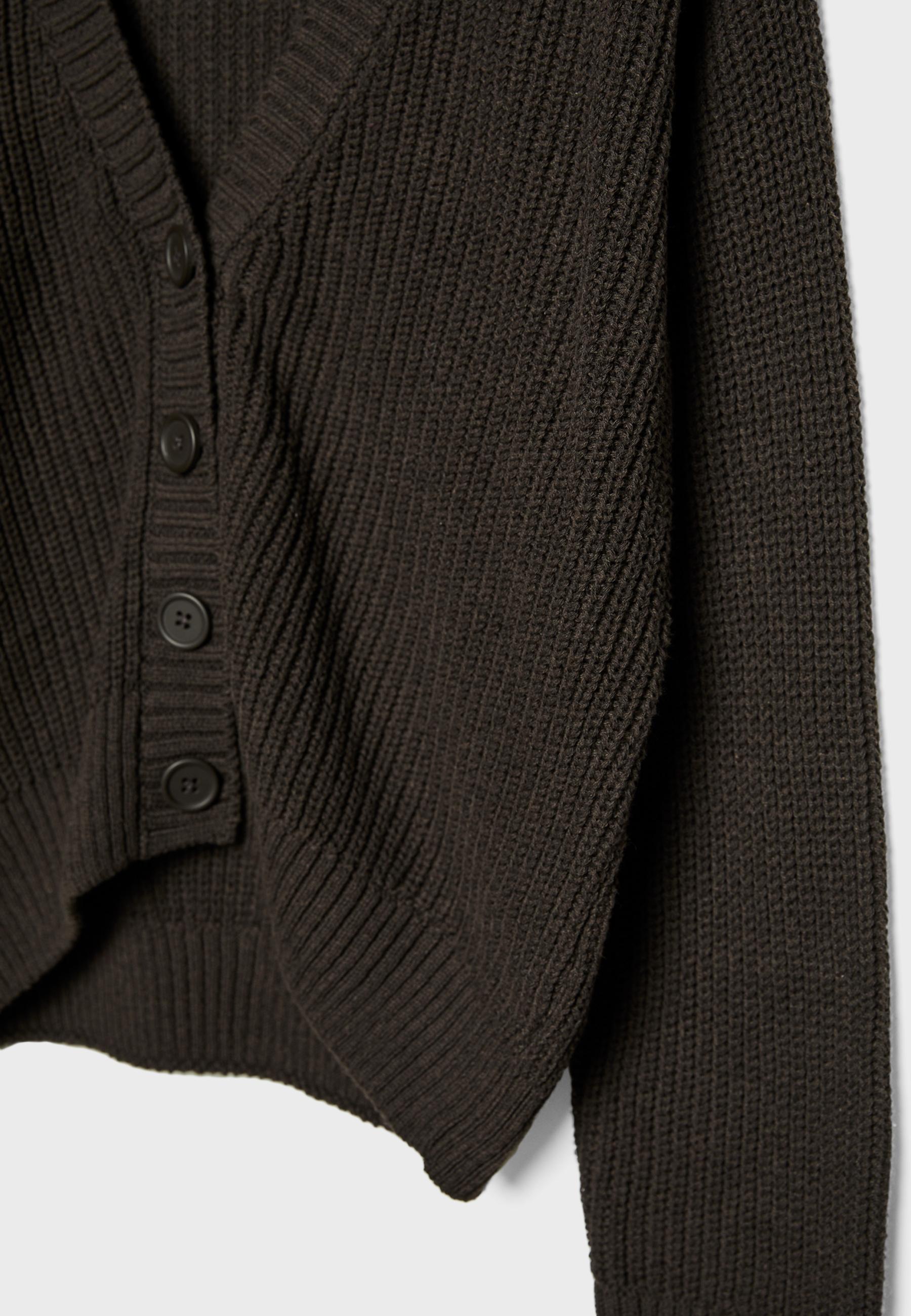 Button-up knit cardigan — Brown