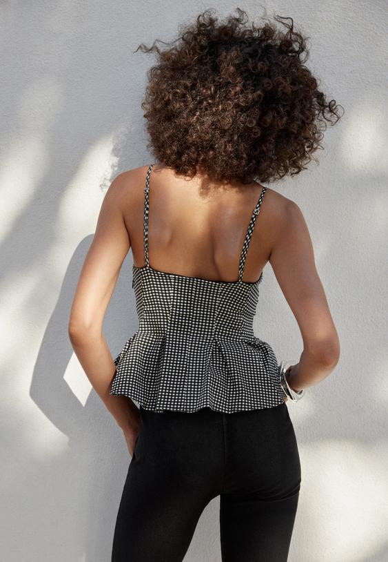 nauwsluitende top met plooien l02231125