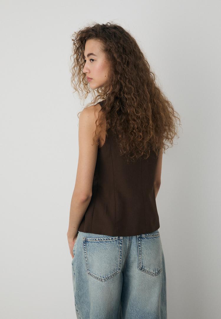 chaleco regular botones