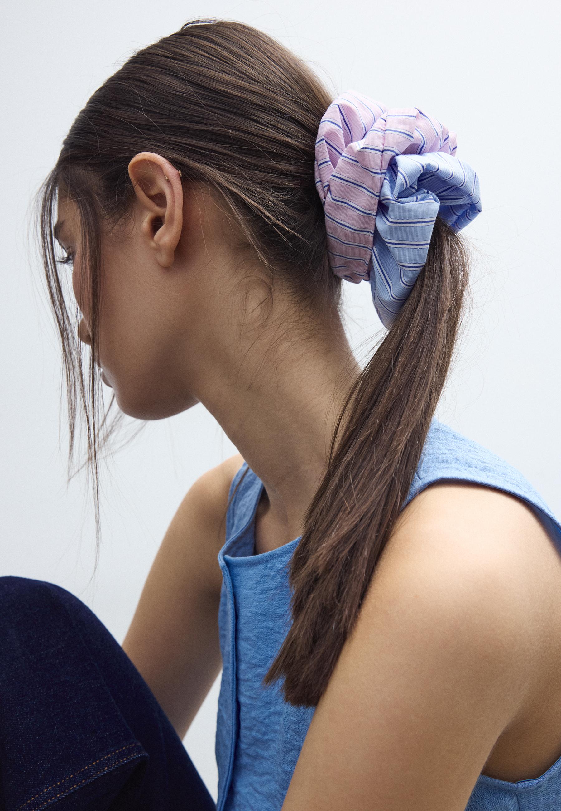 Set of 2 striped scrunchies — Pastel pink