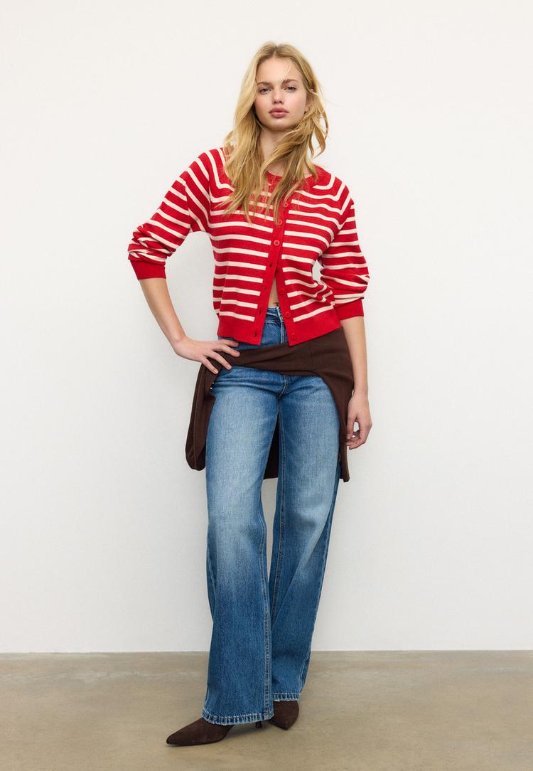 Strickjacke mit Knöpfen und Raglanärmeln Rot M