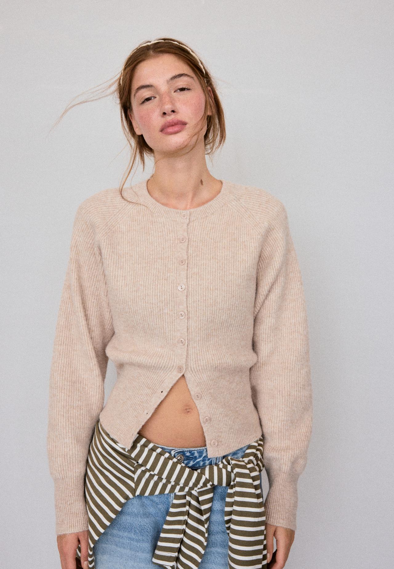 Raglan sleeve knit cardigan — Beige