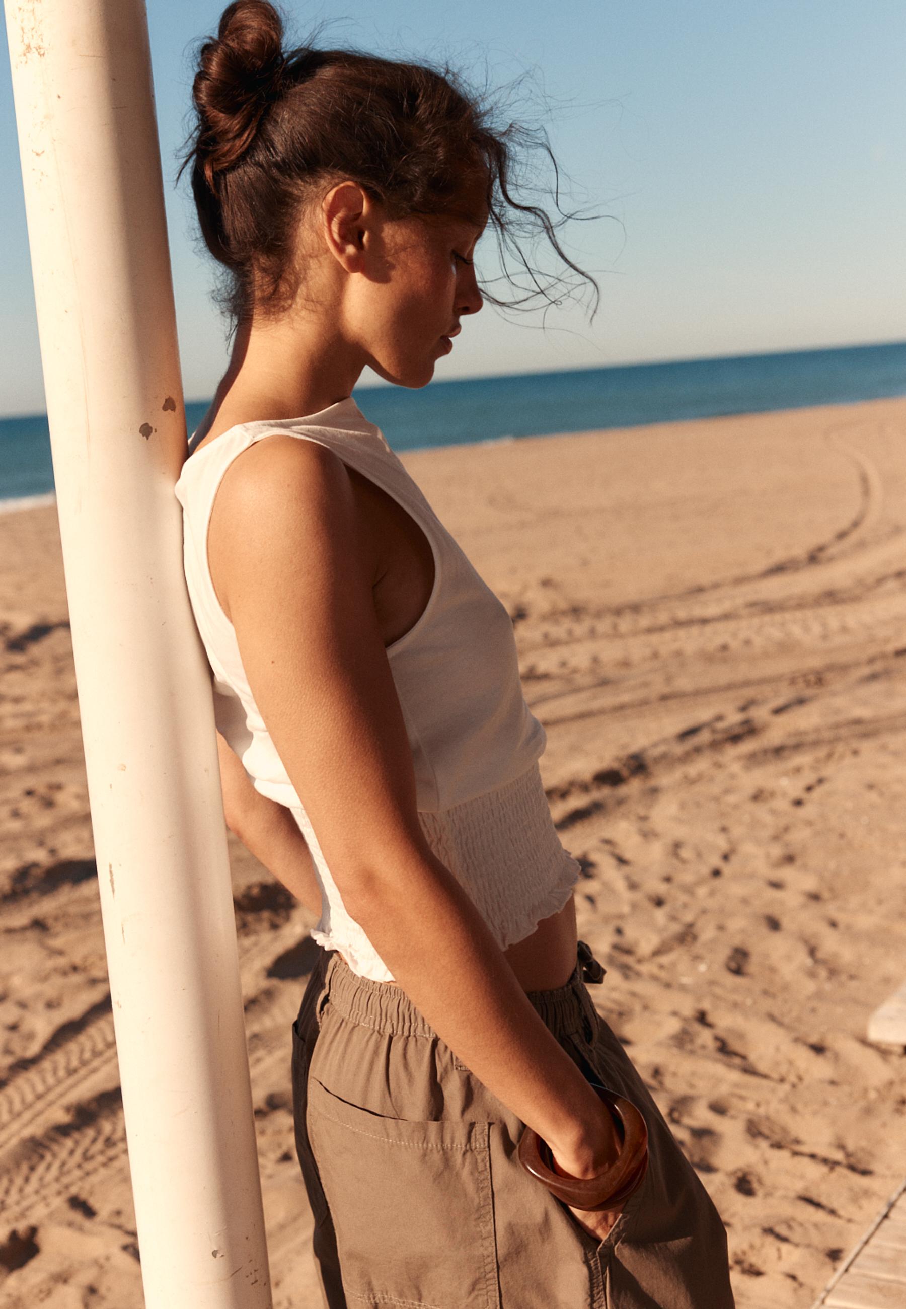 Elasticated T-shirt — Ecru