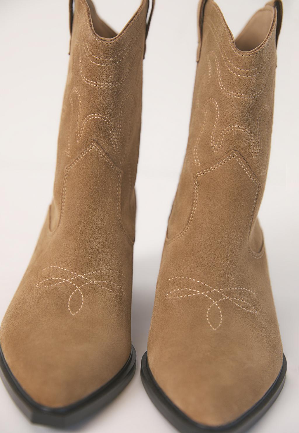 Botines cowboy serraje