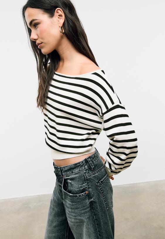 Stradivarius Asymmetric Knit Sweater Ecru M