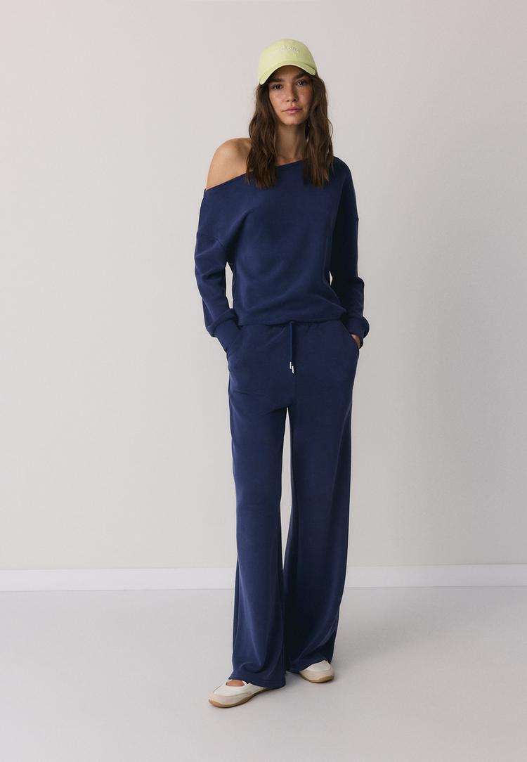 Stradivarius Φούτερ Με Ακάλυπτο Ώμο Και Απαλή Υφή Σκούρο Μπλε M