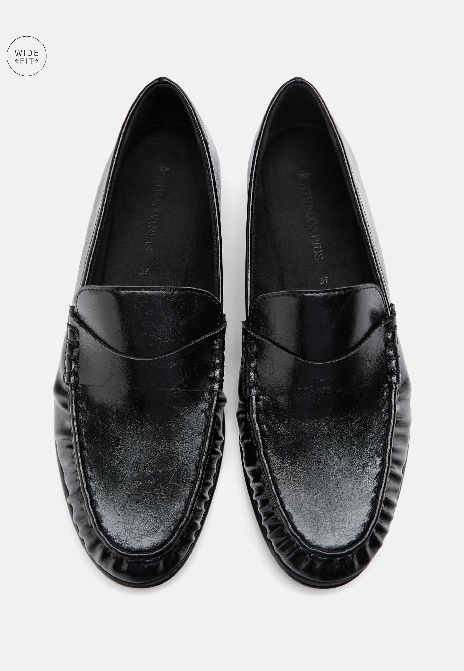 WIDE FIT. Soft leather effect loafers — BLACK 