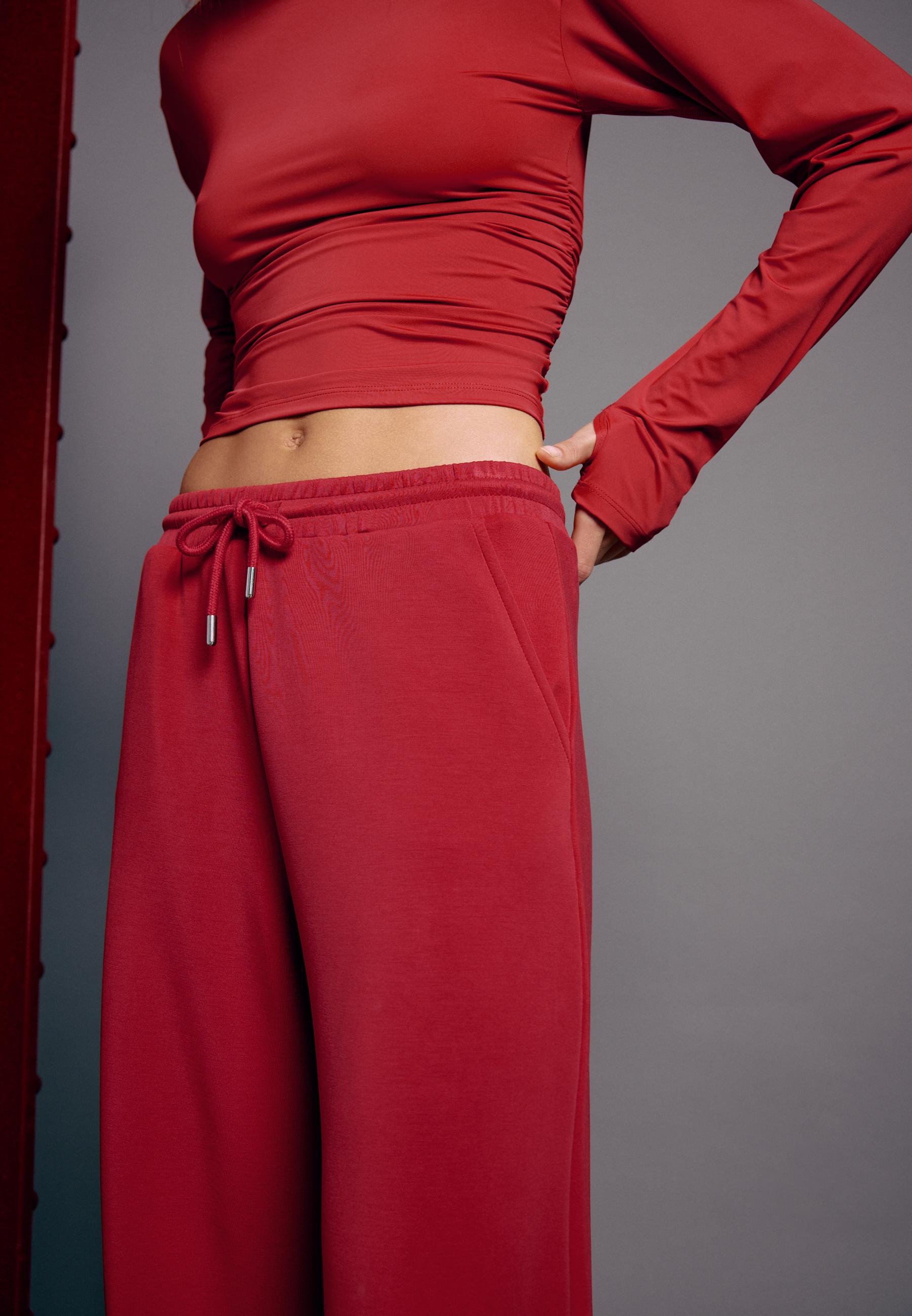Soft-touch palazzo joggers — Red
