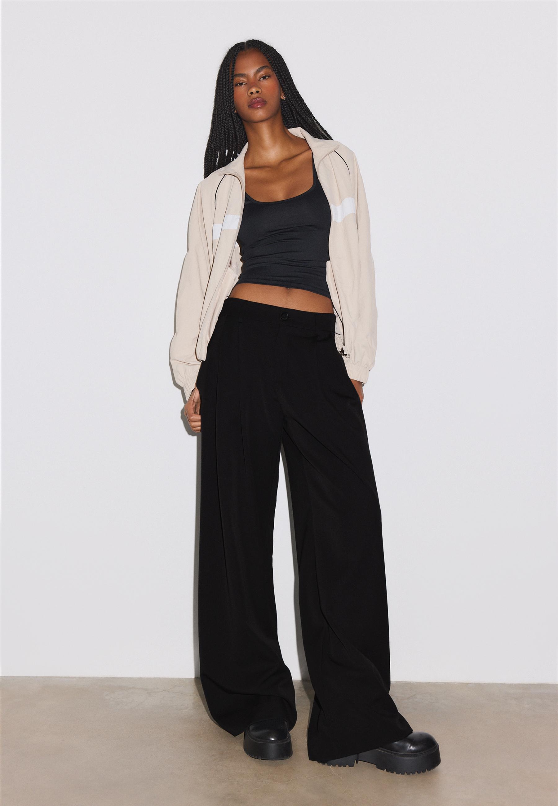 Wide-leg tailored trousers with darts — Black