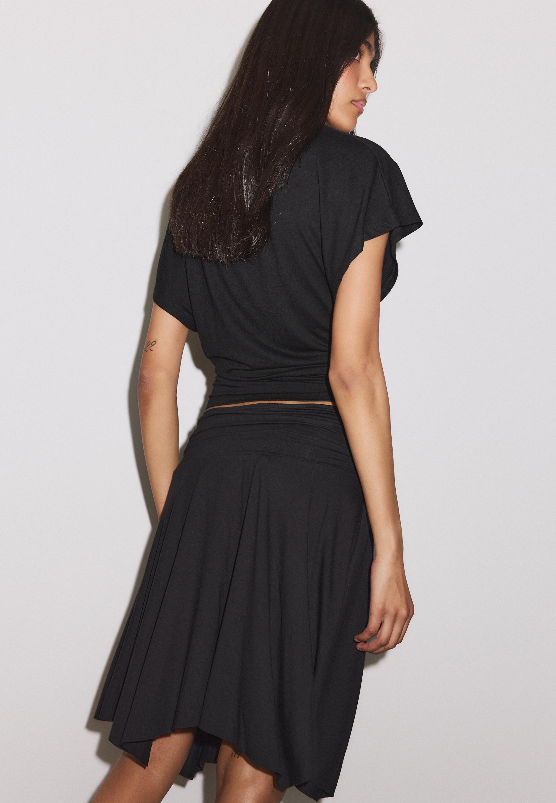 Peaked midi skirt — Black