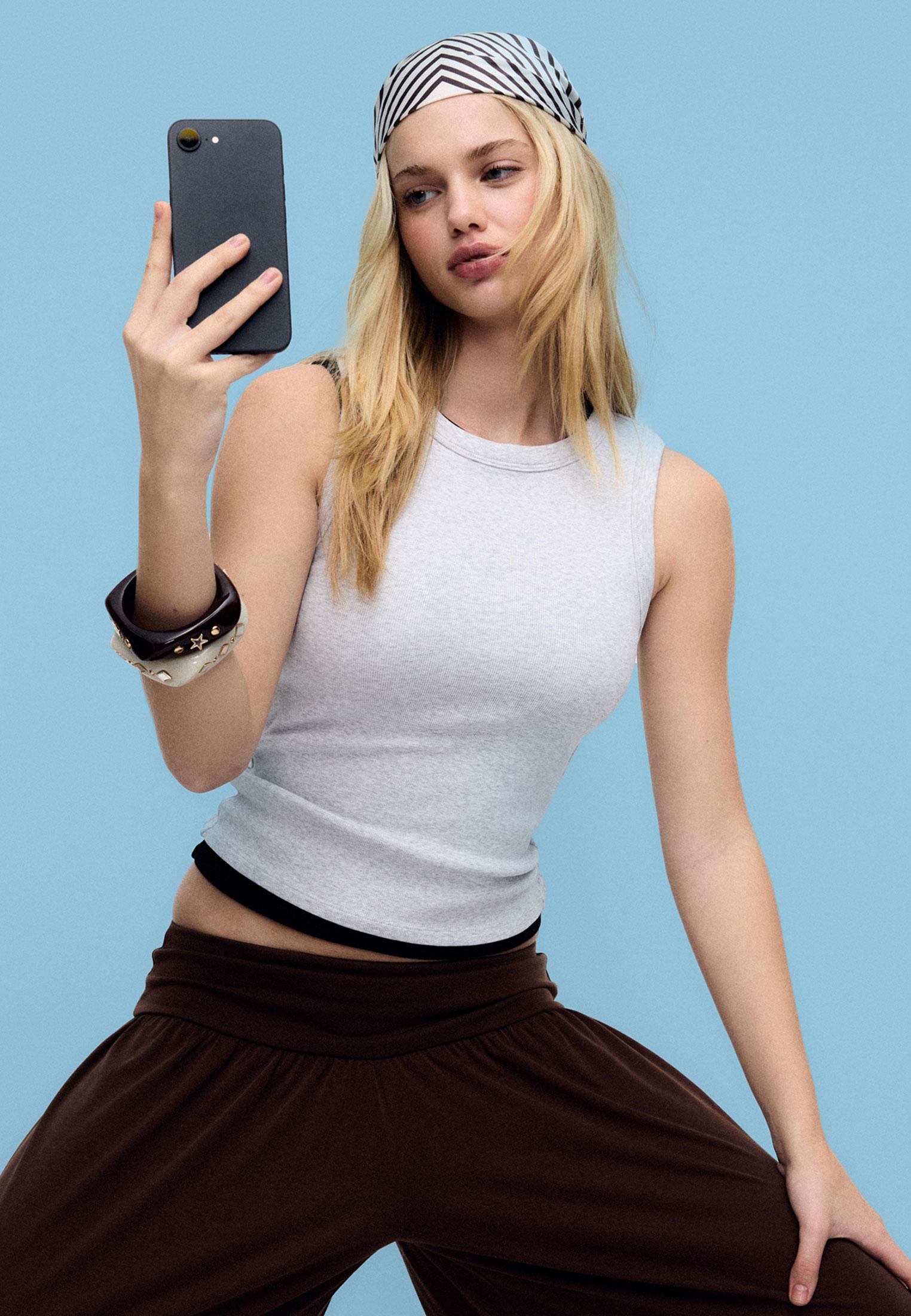 B04 Basic fitted sleeveless top — Grey melange