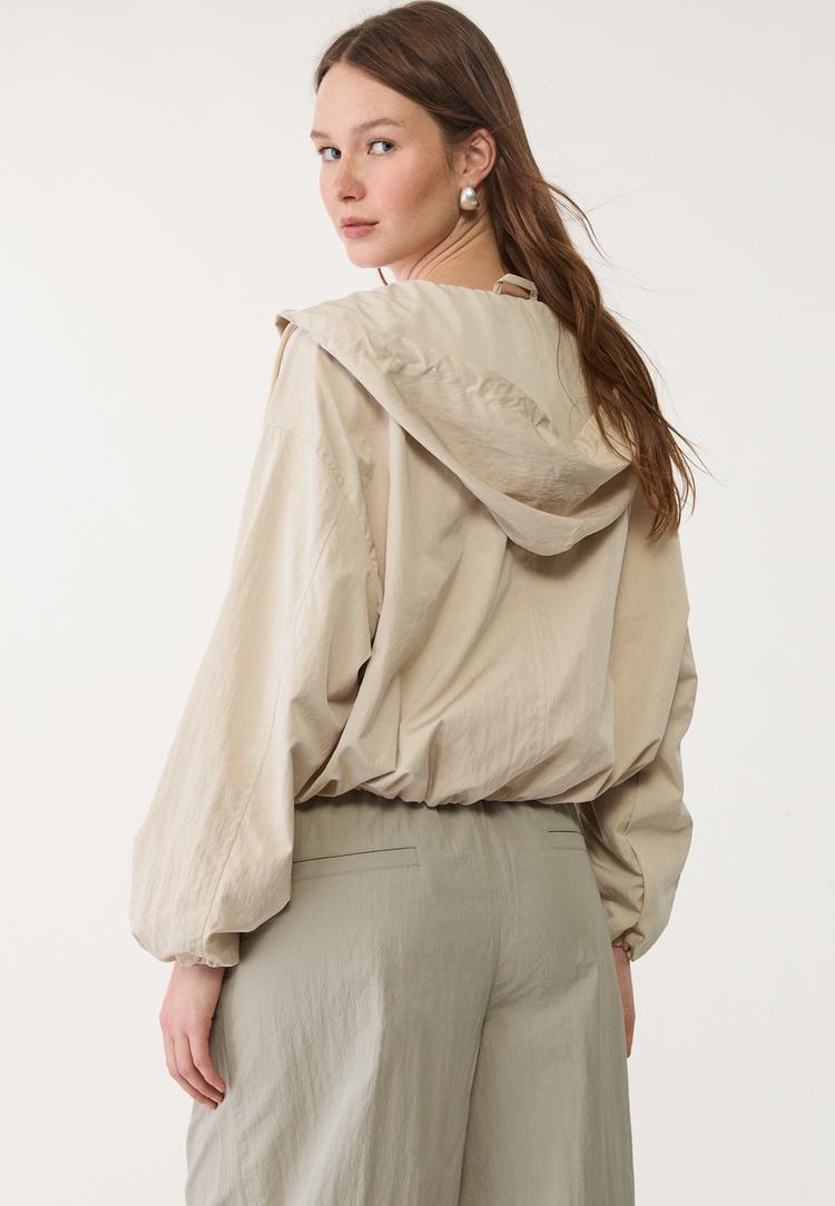 cazadora capucha balloon fit