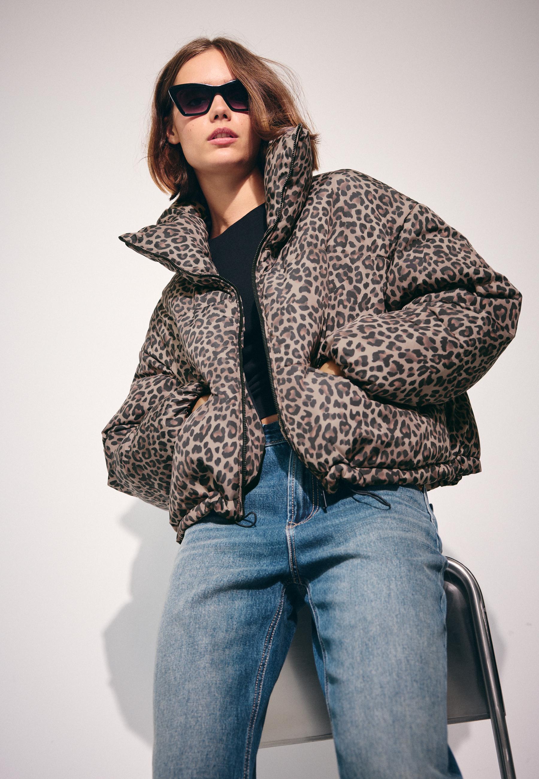 Animal print high-neck padded cropped jacket — Mid beige