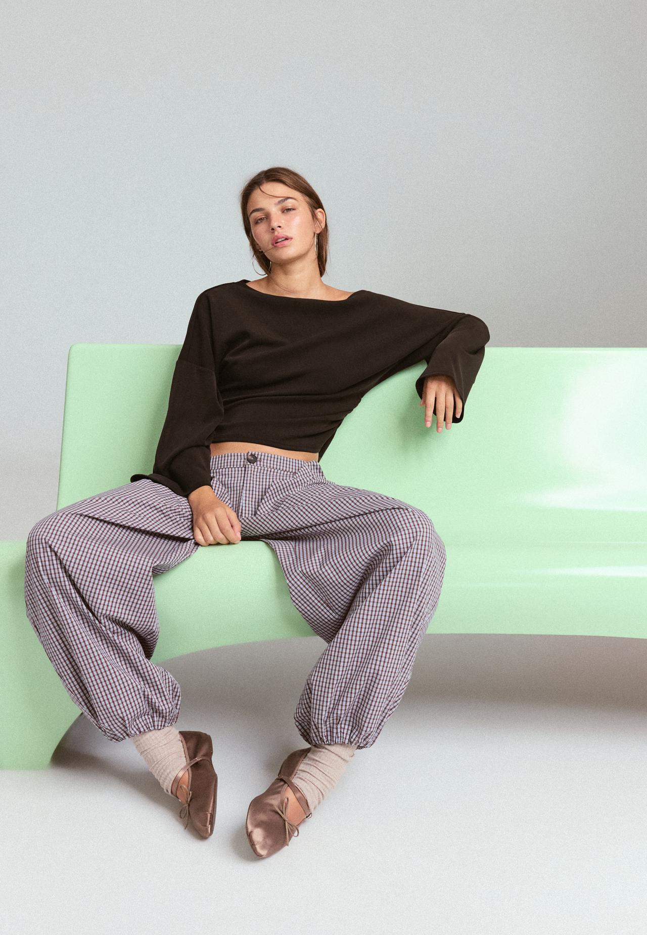 Asymmetric soft-touch ruched sweatshirt — Brown