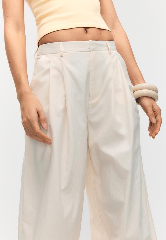 Stradivarius Technische Pofbroek Met Bandplooi Ecru Xl