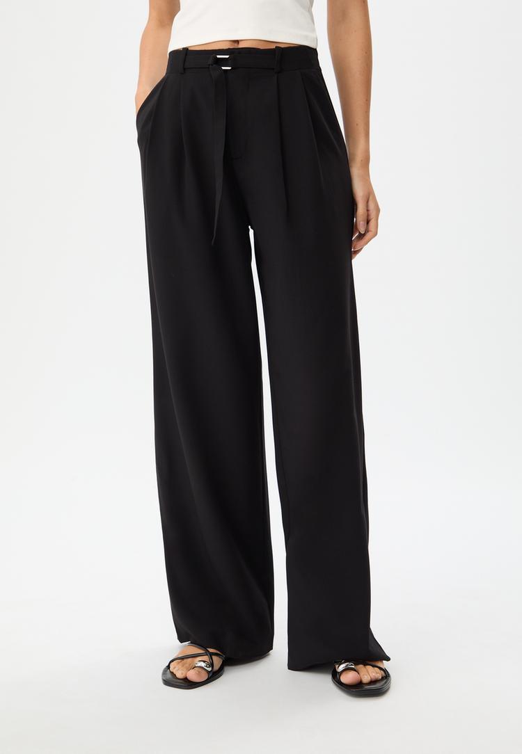 pantalon vestir ancho detalle hebilla