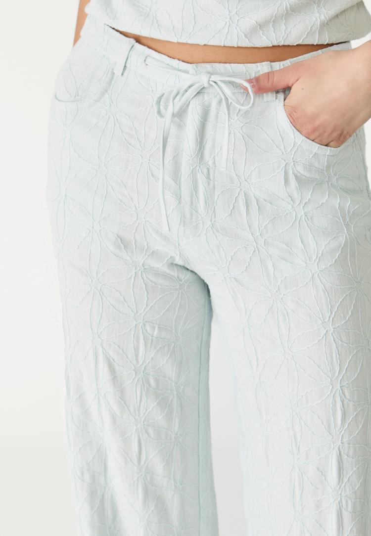pantalon straight bordados con lino