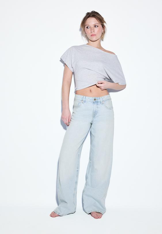 Stradivarius Low-Rise Wide-Leg Jeans With Star Detail Medium Light Blue Denim 4