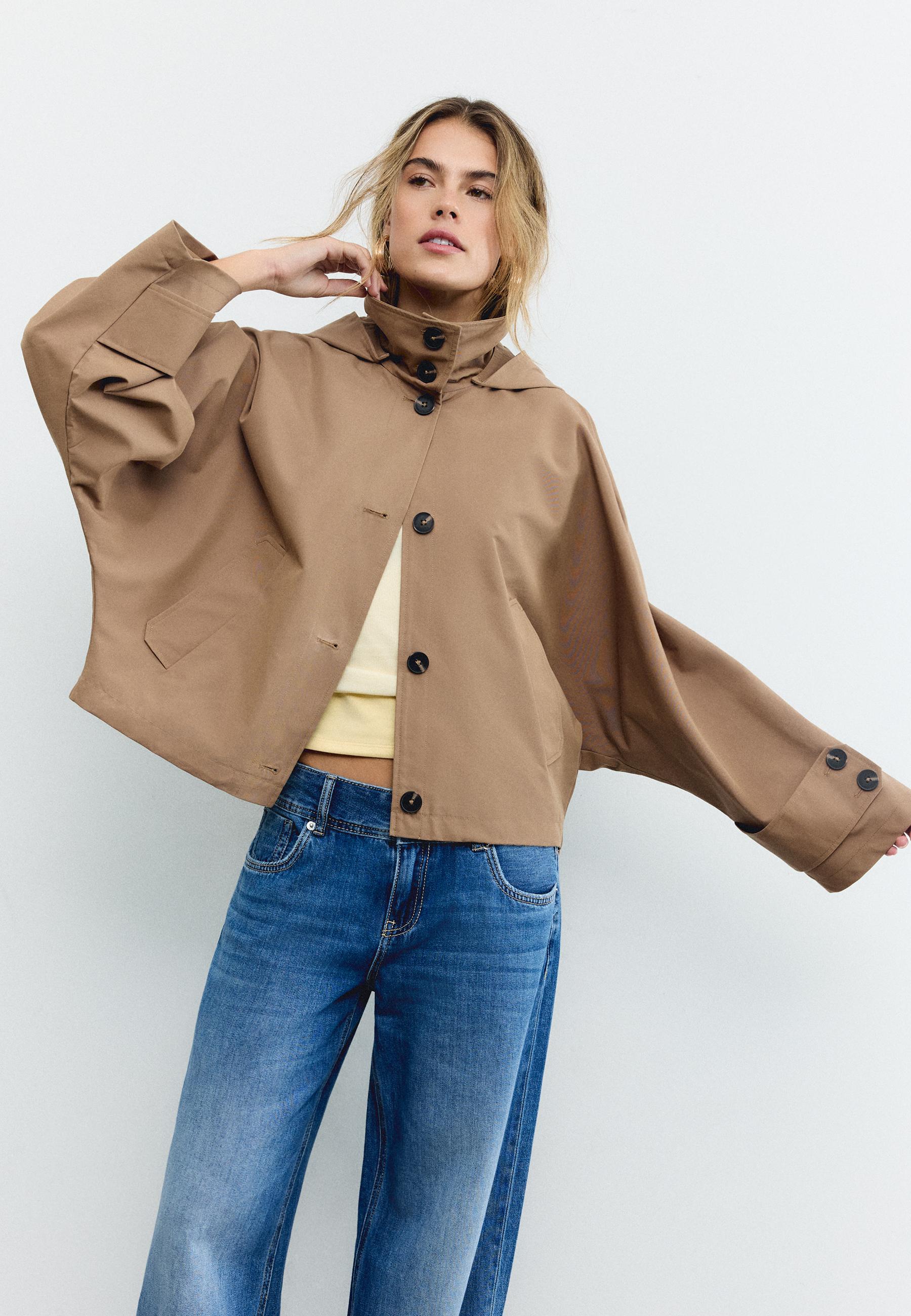 Stradivarius Kapüşonlu kısa oversize trençkot görsel 5