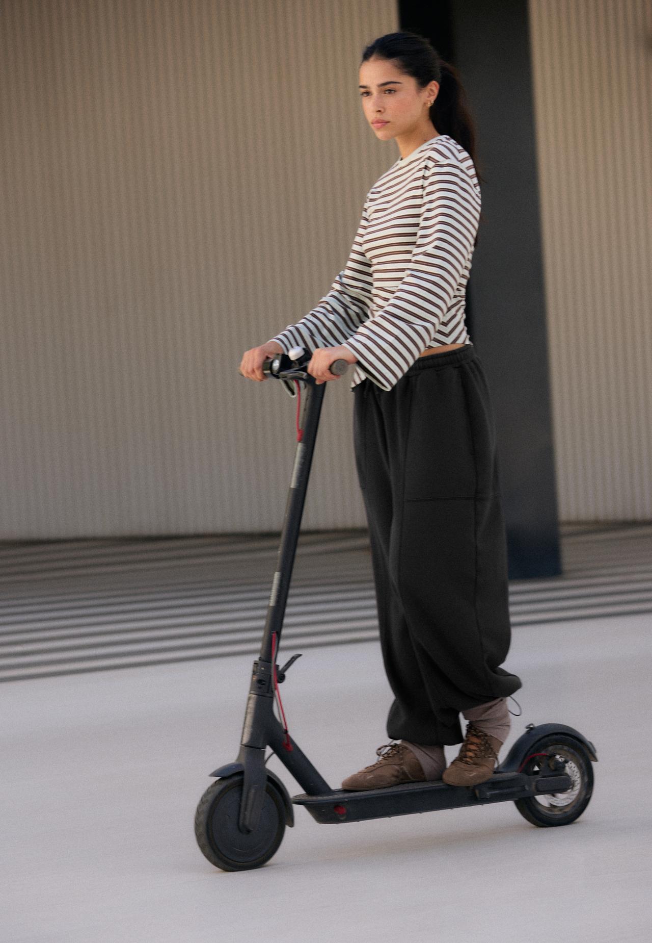 Plush barrel jogger trousers with toggles — Dark grey