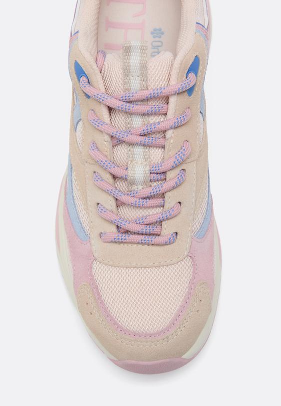 zapatillas deportivas detalles piel