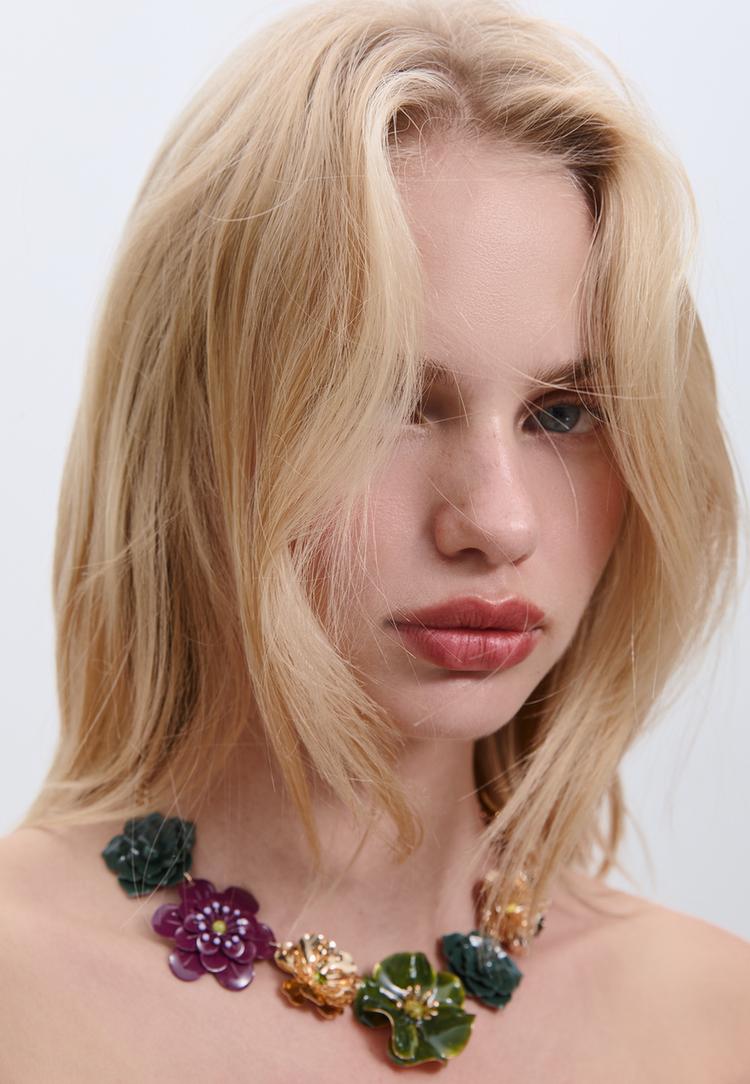 collar multi flores esmalte