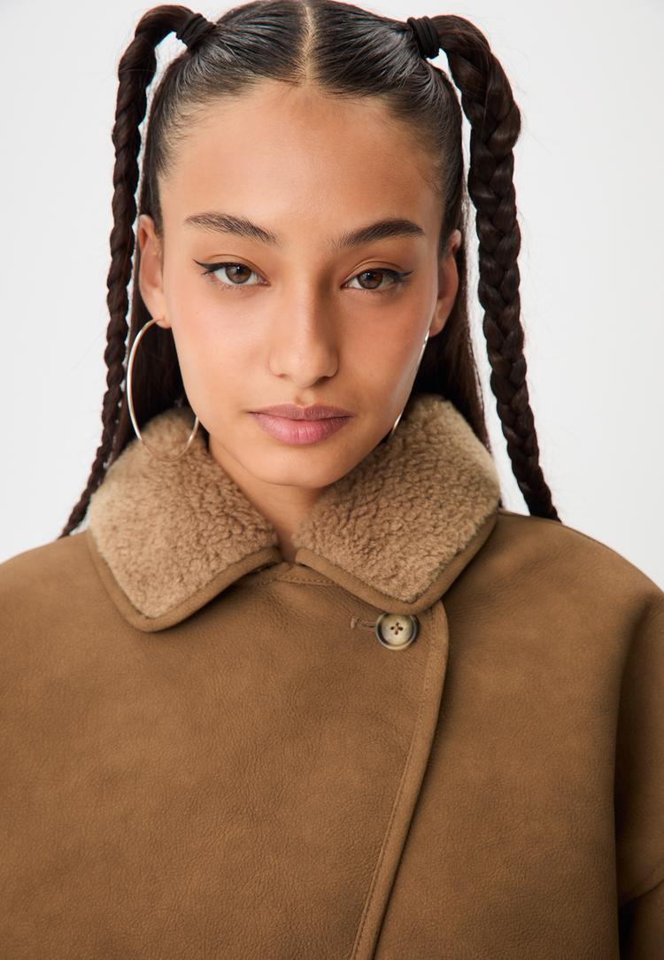 kurze-shearling-jacke