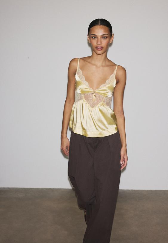 Stradivarius Top À Bretelles Satiné Or S