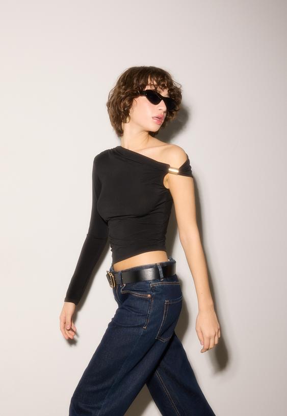 asymmetric top with metal ring
