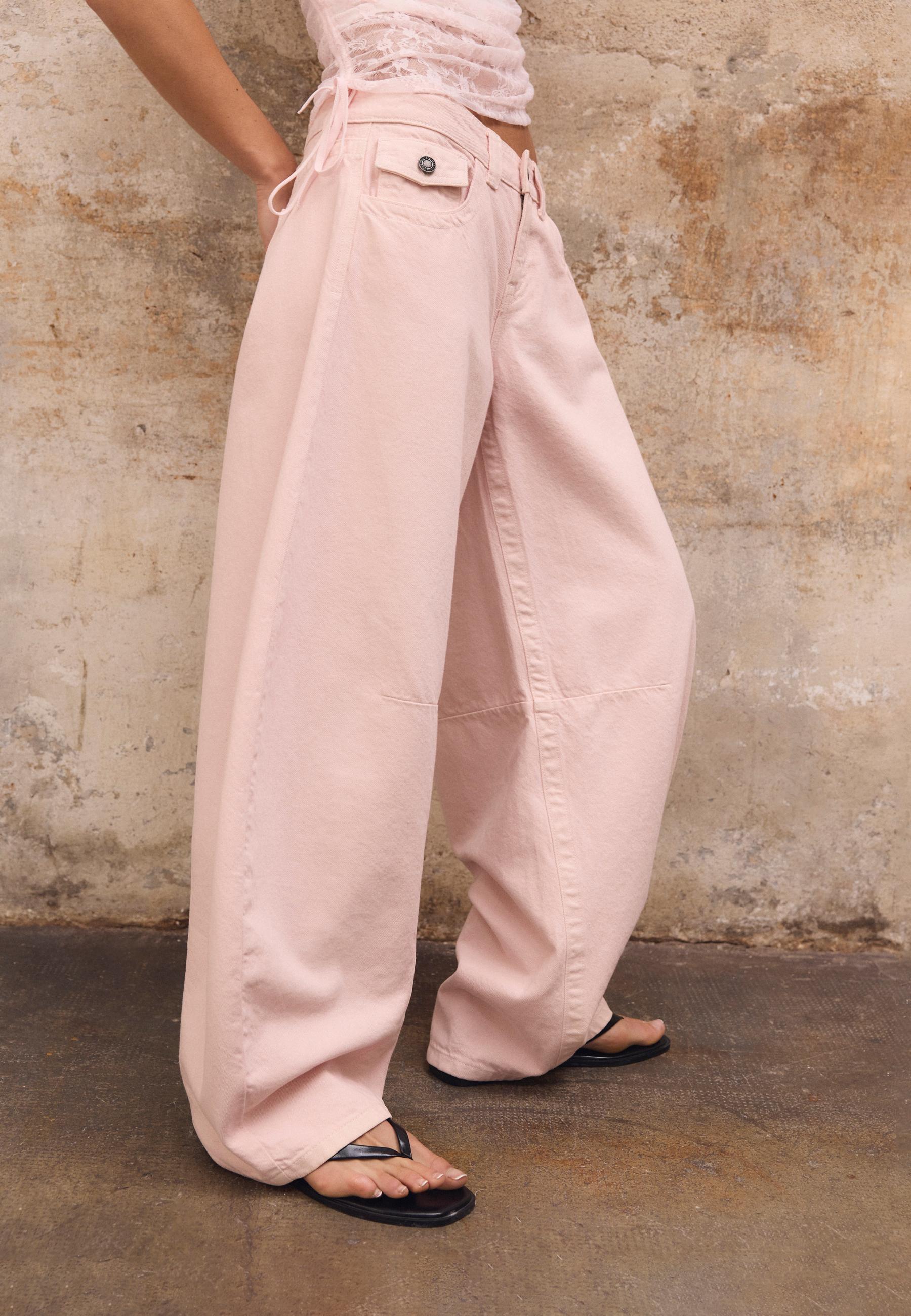 Low-rise barrel jeans — Pastel pink