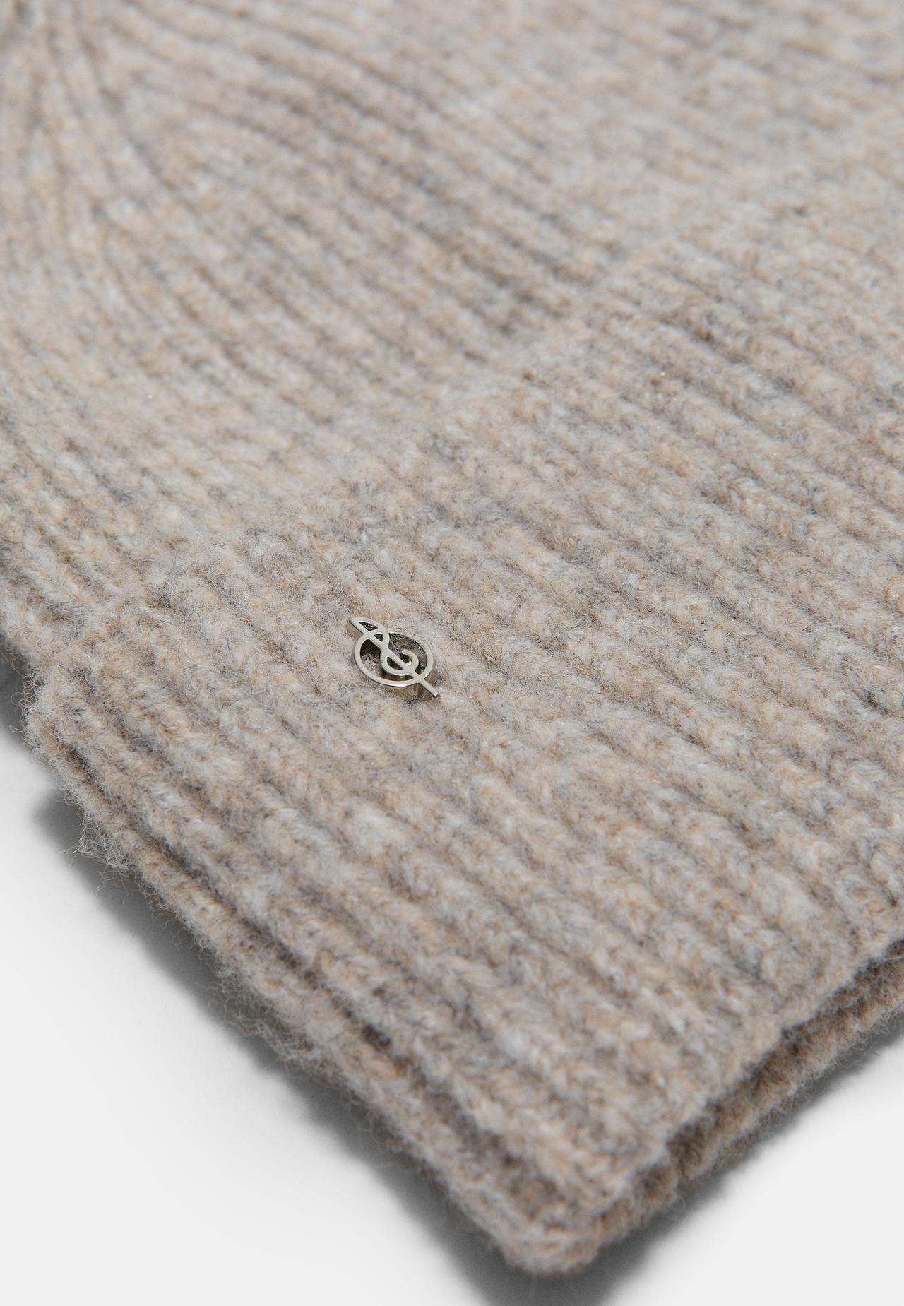 Basic knit beanie — Stone